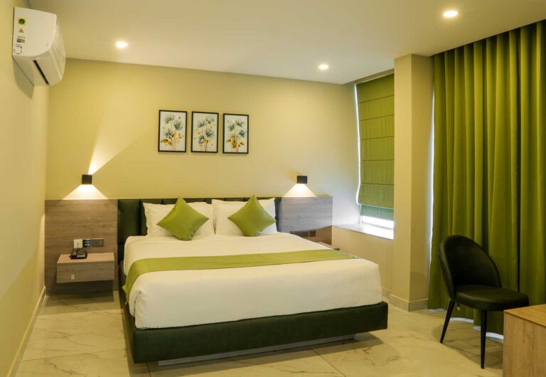 Rooms in Areekode