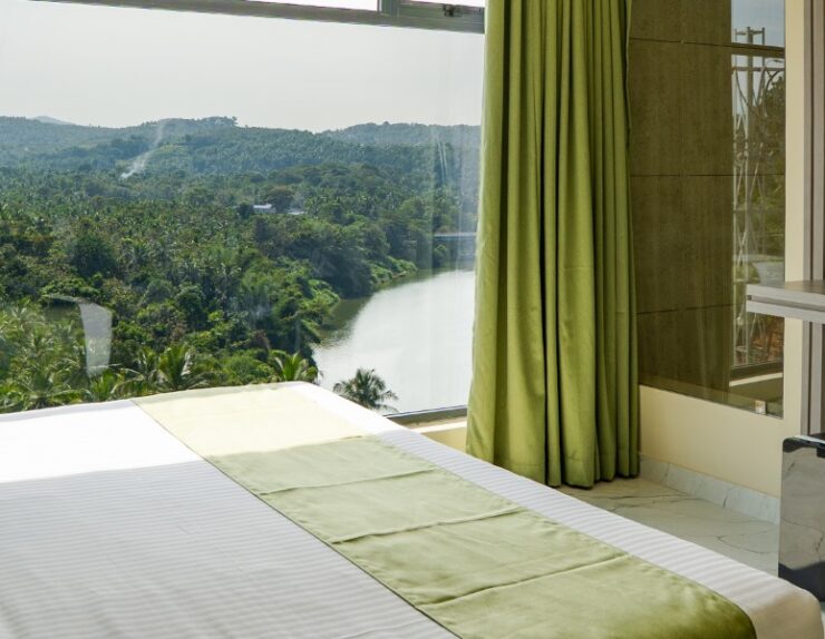 Rooms in Areekode