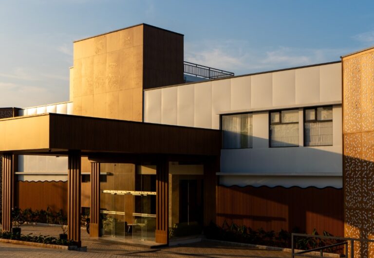 best hotels in Areekode