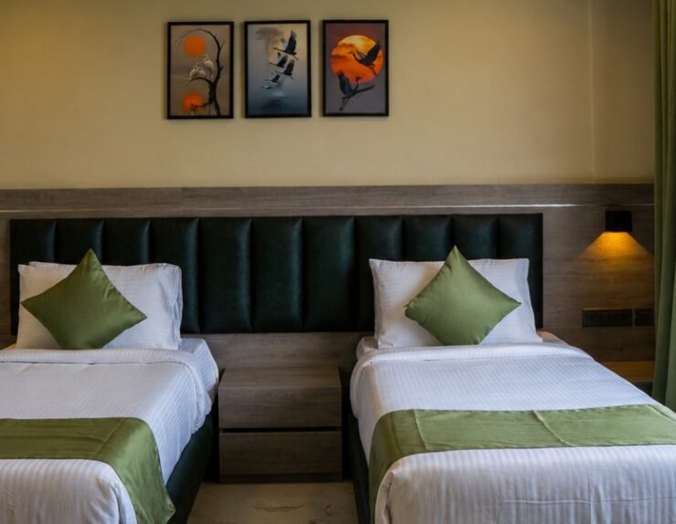 Rooms in Areekode