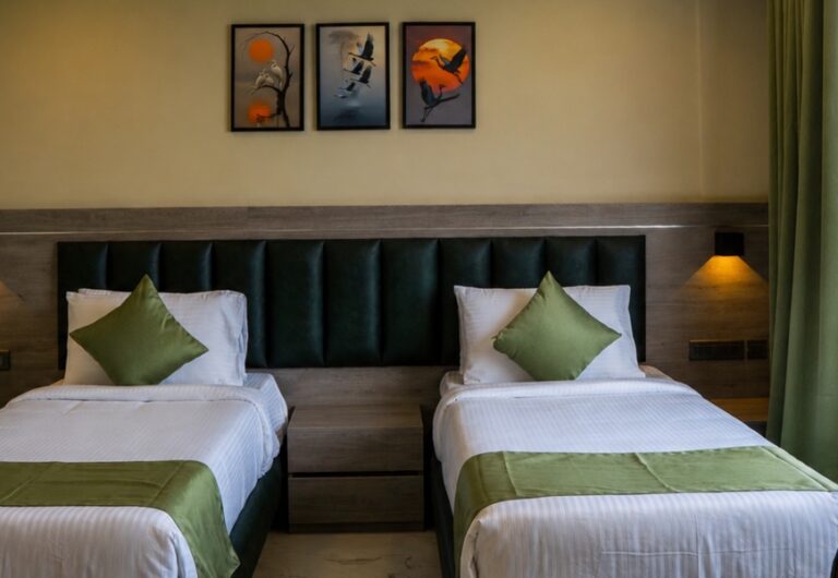 Rooms in Areekode